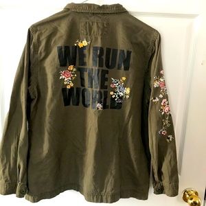 We run the world light jacket